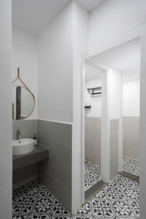 Zeus Living - Senerity Hideaway Hostel